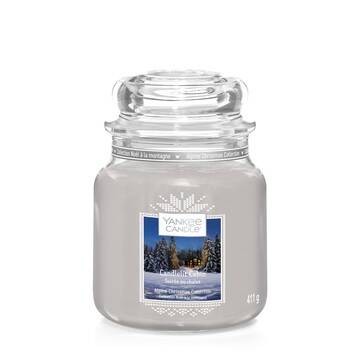 Candlelit Cabin - Yankee Candle Medium Jar