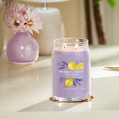 Lemon Lavender - Yankee Candle Signature Colletion Large Jar Lifestyle