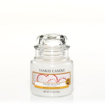 Snow in Love - Yankee Candle Small Jar