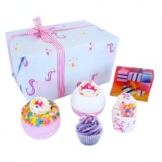 Bomb Cosmetics Sprinkle of Magic Gift Set Bath Bombs and Soap