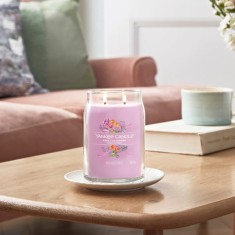 Yankee Candle Signature Hand Tied Blooms Large Jar Lifestyle